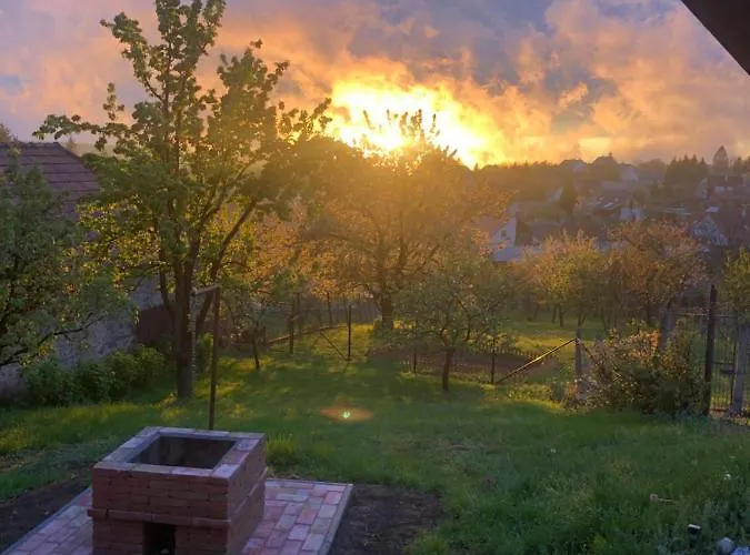 Oeskarszt 아파트 Urkut