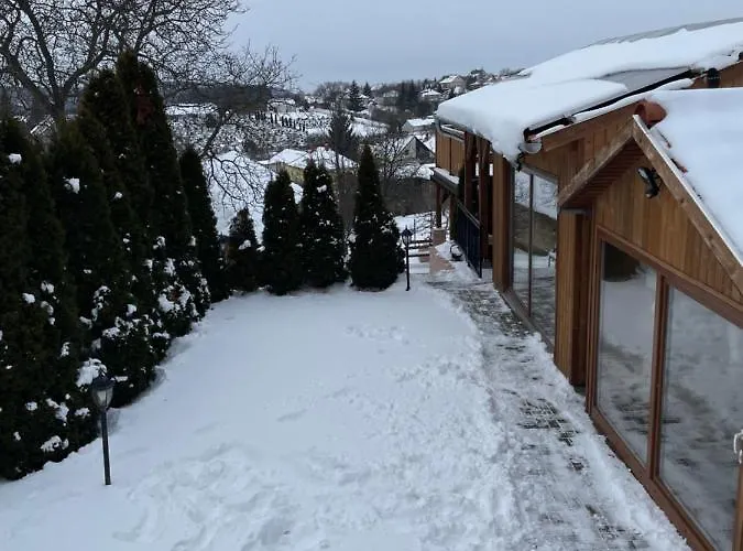 Oeskarszt 아파트 Urkut