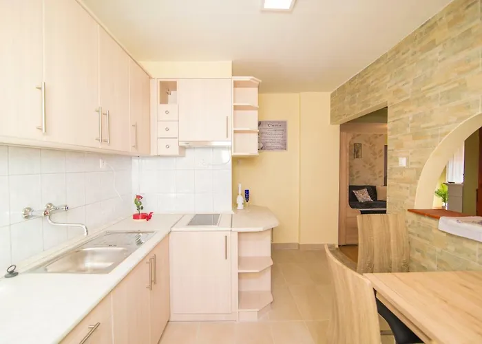 Oeskarszt 아파트 Urkut